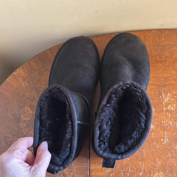 Short Ugg Boots - Picture 3 of 5